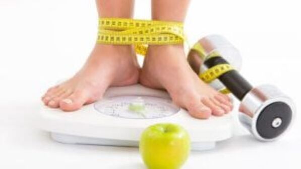 Lai novērstu varikozu vēnu attīstību, jums ir jācīnās ar lieko svaru un jāēd pareizi.